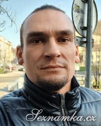 muž, 46 let, Praha